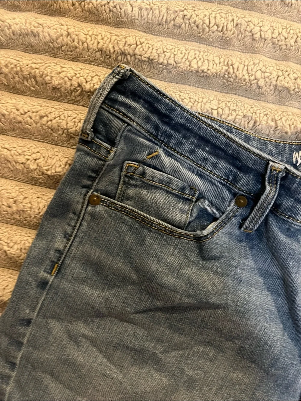 High-Waist Rolled Hem Denim Shorts - Blue